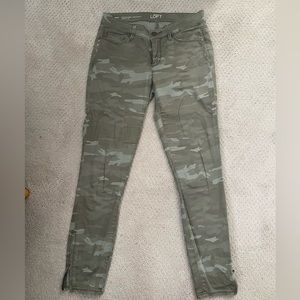 Loft camo womens pants